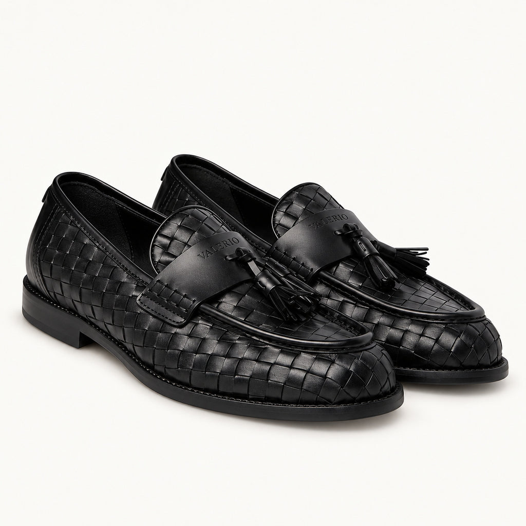 VALERIO Positano Loafer Uomo in Vitello Intrecciato Nero con Nappine – vista frontale del paio