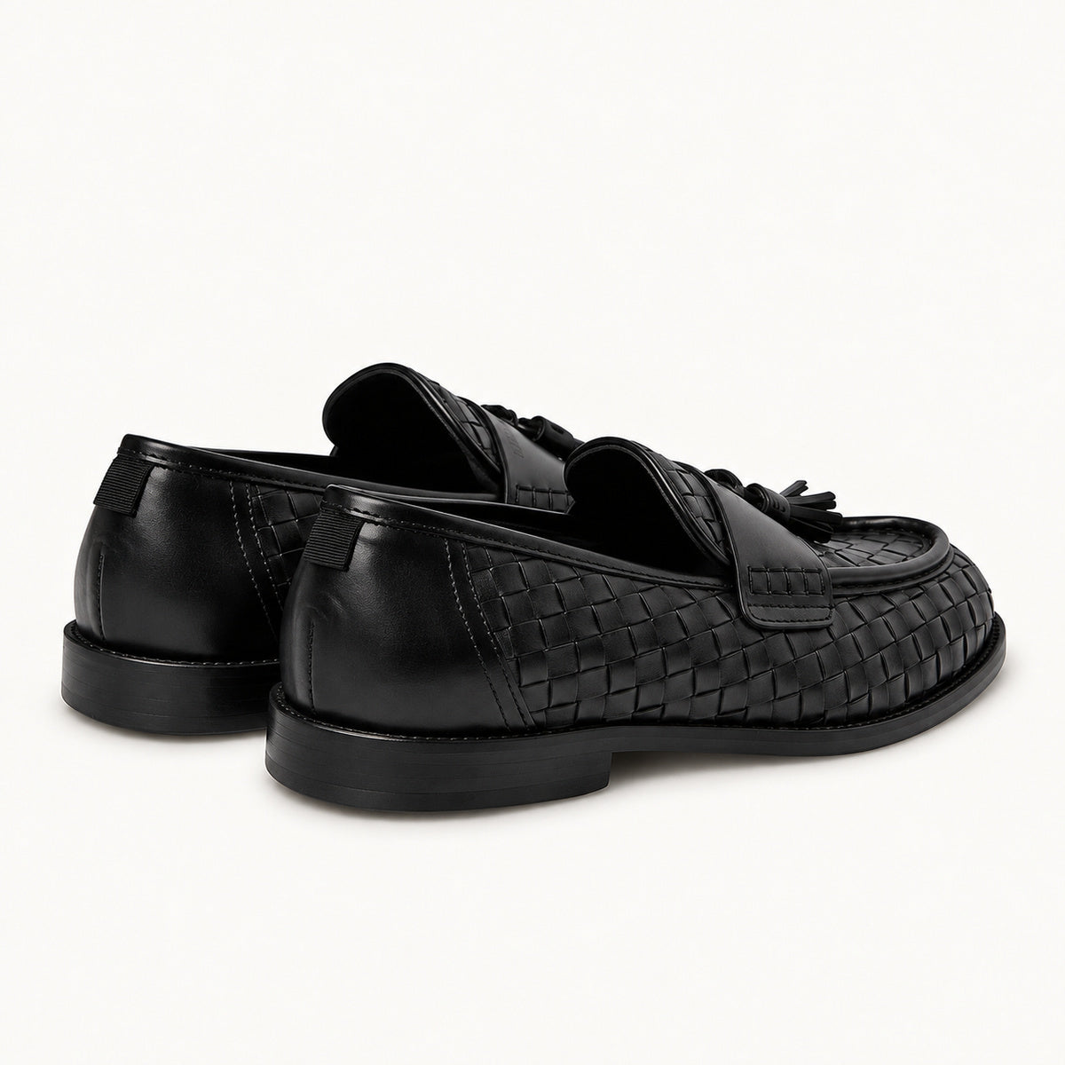 VALERIO Positano Loafer Uomo in Vitello Intrecciato Nero con Nappine – vista posteriore