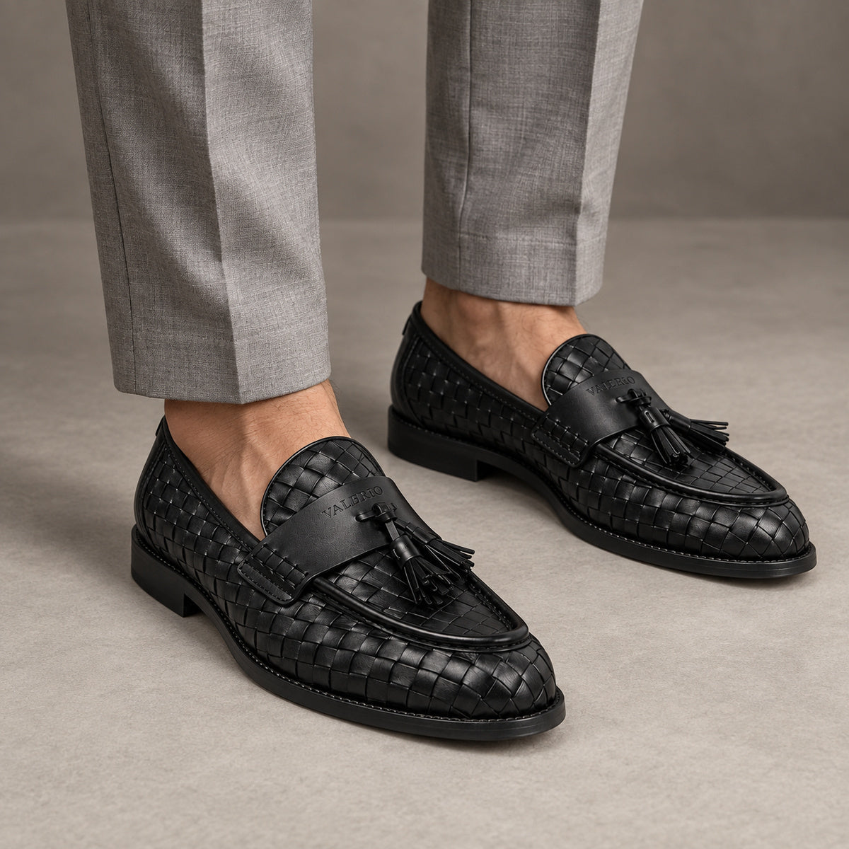 VALERIO Positano Loafer Uomo in Vitello Intrecciato Nero con Nappine – indossato